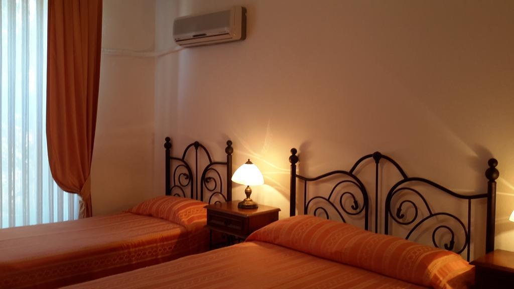 Ege Hotel Бозджаада Екстериор снимка