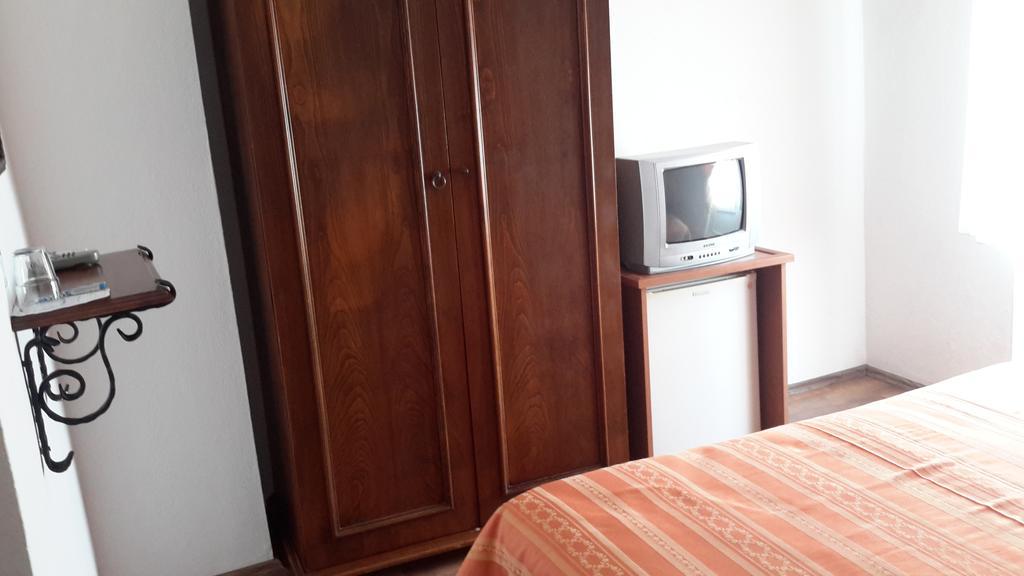 Ege Hotel Бозджаада Стая снимка