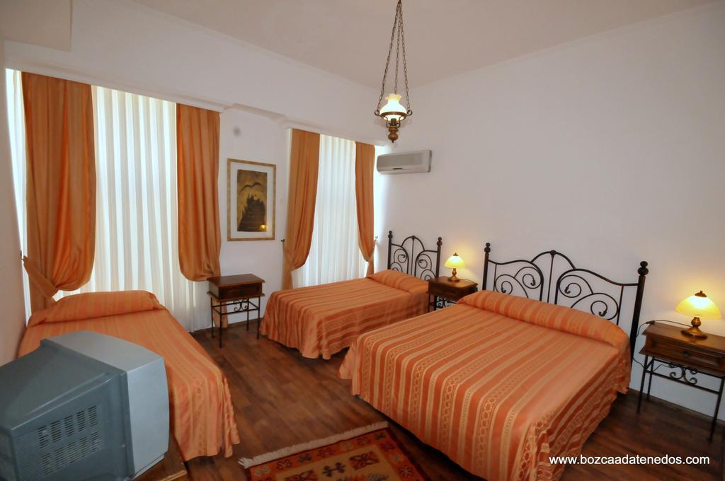 Ege Hotel Бозджаада Стая снимка